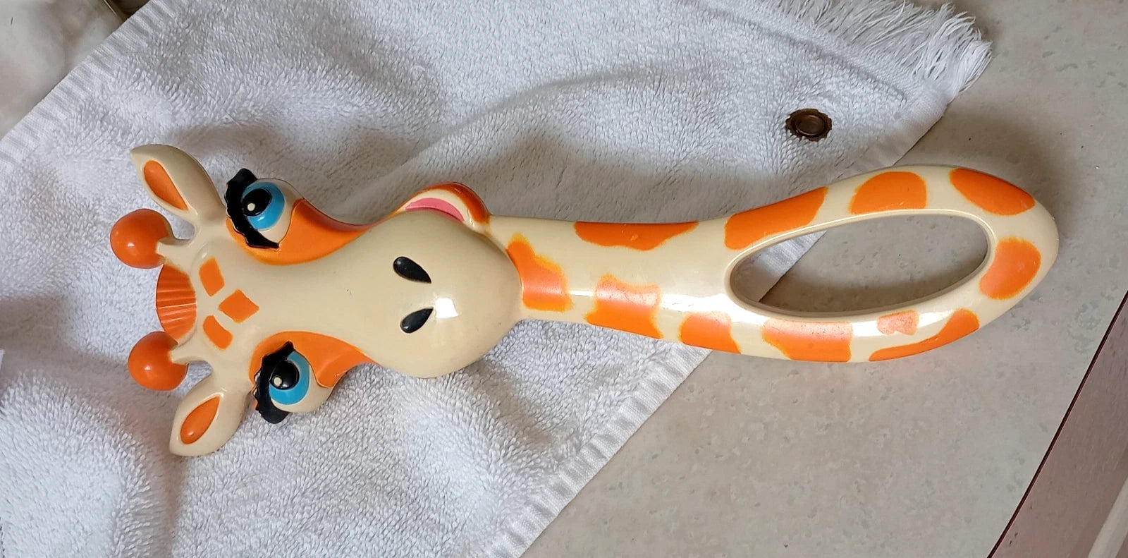 Vintage Avon Giraffe Bathbrush 10.5"-very nice condition-for child-possibly USED
