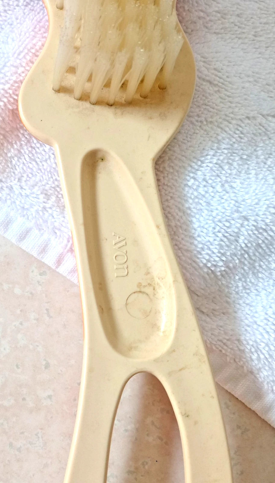 Vintage Avon Giraffe Bathbrush 10.5"-very nice condition-for child-possibly USED