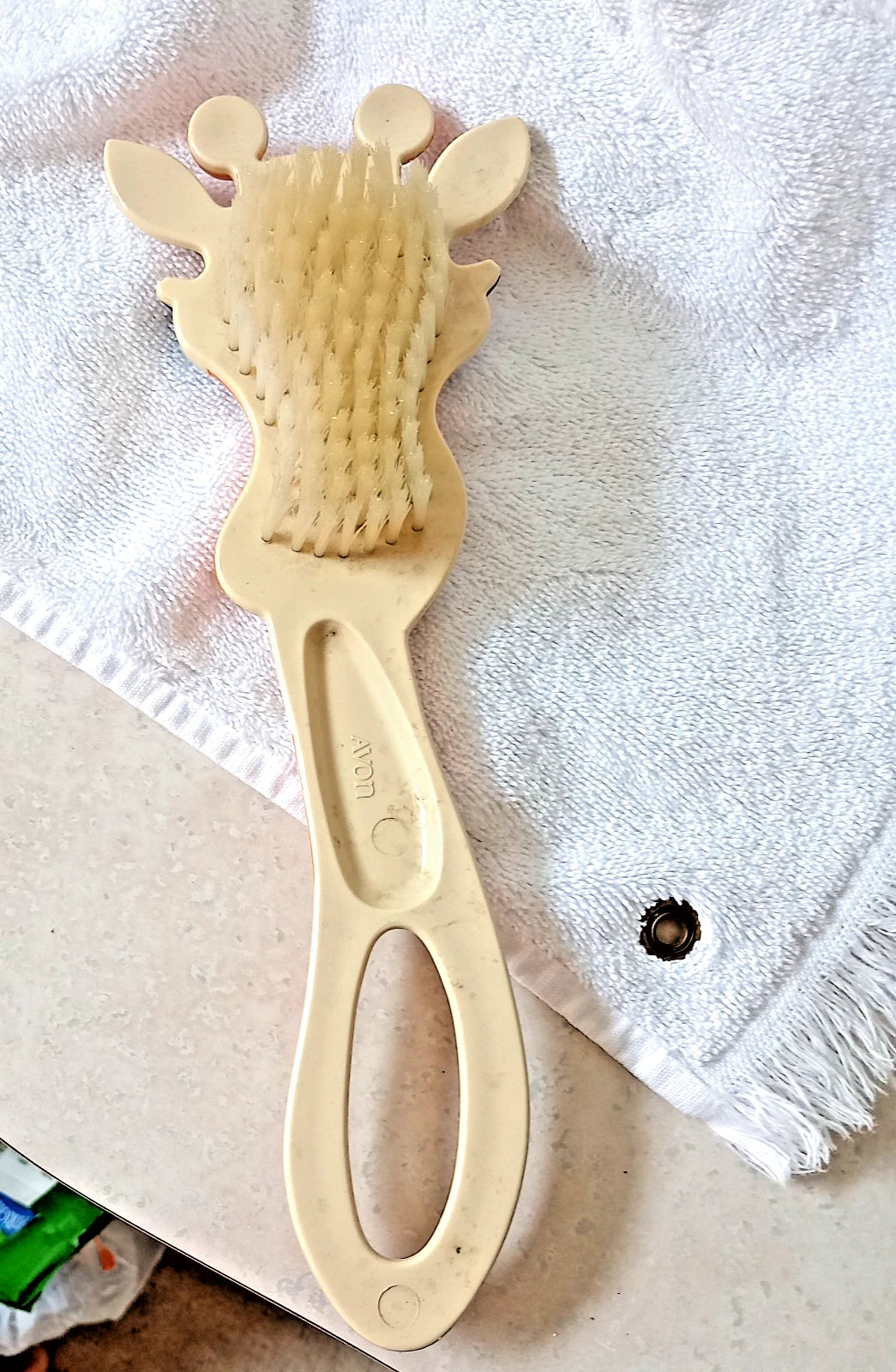 Vintage Avon Giraffe Bathbrush 10.5"-very nice condition-for child-possibly USED